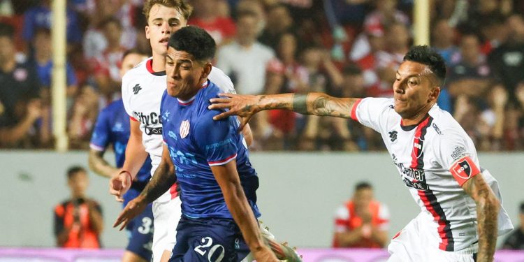 El Kily probó con tres variantes para visitar a Independiente