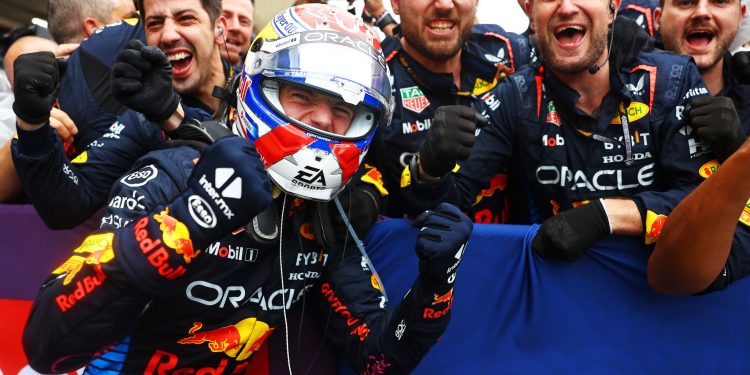 Verstappen ganó una carrera a lo campeón: Abandonó Colapinto