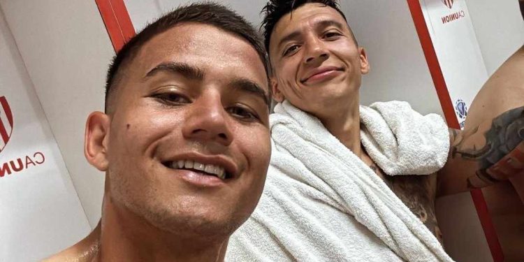 Vigo posó con Botta y mandó un mensaje que dejó tela para cortar