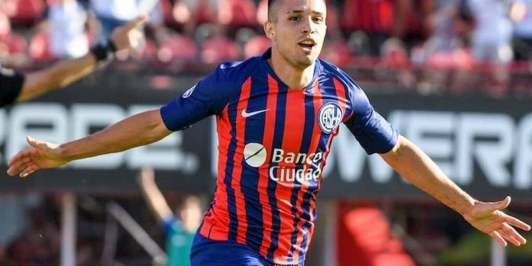 Unión negocia con San Lorenzo para poder contar con un refuerzo