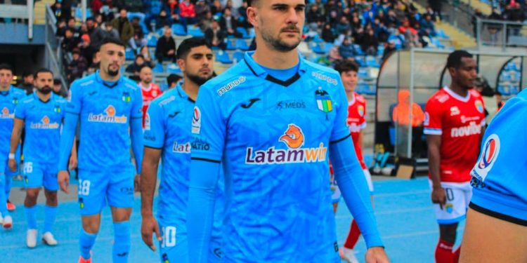 El nombre que surge en Colón para reforzar la zaga central