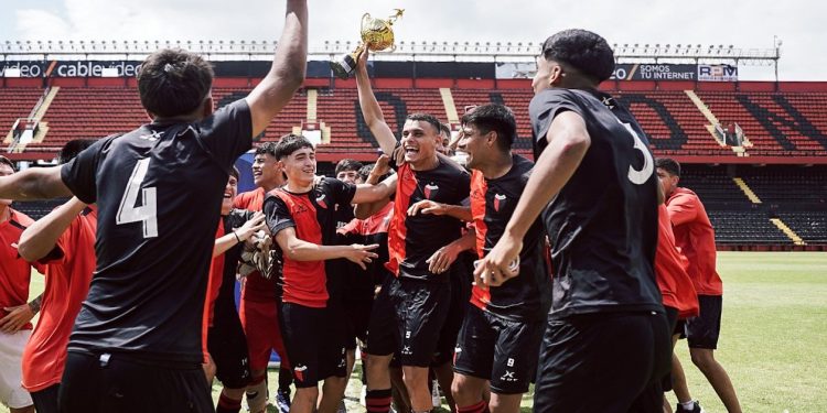 Los pibes de Colón fueron campeones en 5ta y 6ta de la PN de AFA