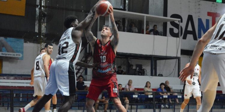 Colón perdió con Salta Basket y debe vencer a San Isidro para llegar a semis