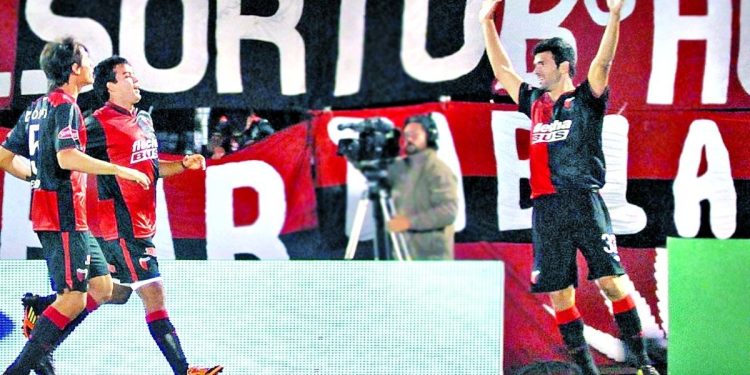 Colón sondea a un viejo goleador, conocido de la casa
