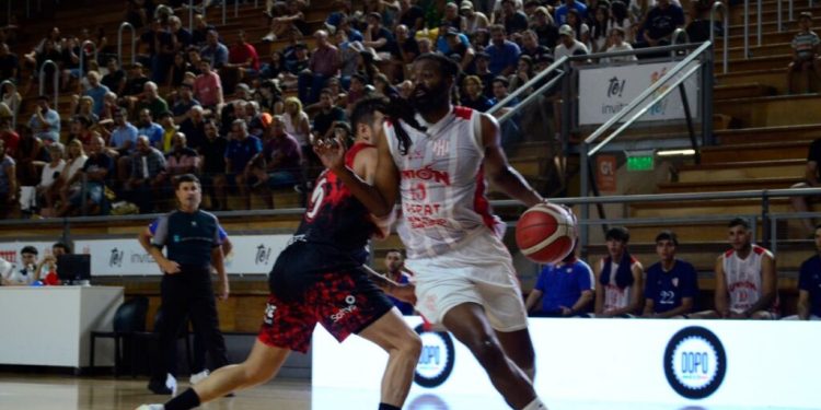 Unión volvió a perder de visitante en la LNB