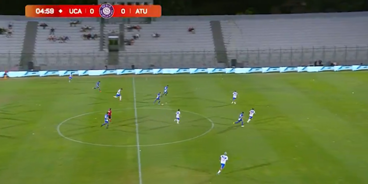 Video: Descomunal golazo del Pulga Rodríguez desde mitad de cancha