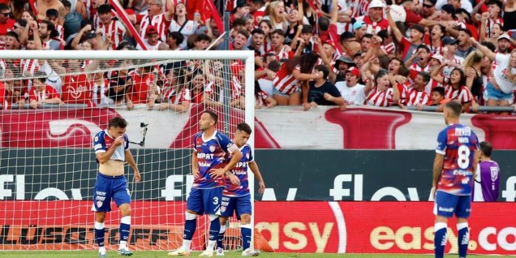 Gran diferencia entre jerarquía y un equipo normalito
