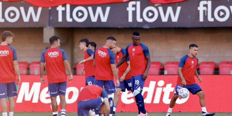 Angulo sufrió una lesión de consideración y será baja en Unión