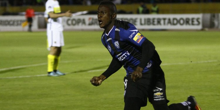 Angulo y su deseo de volver a la versión que supo marcarle a Boca y a River