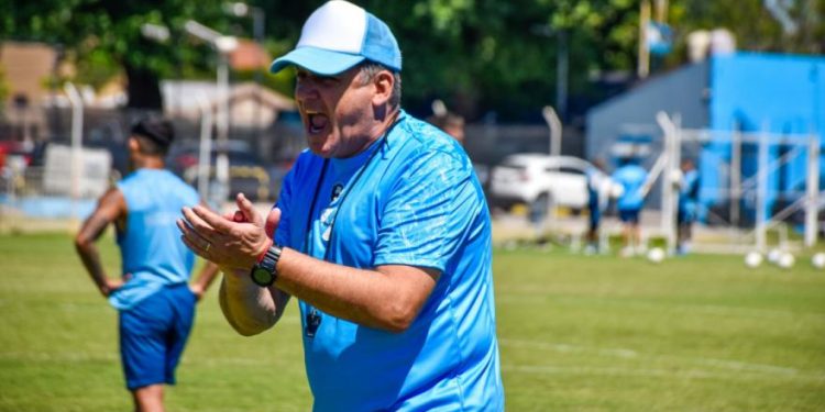 «Al fútbol con nombres no se gana»
