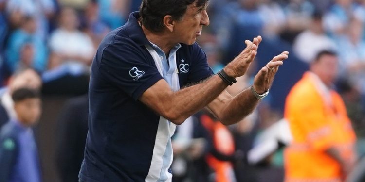 Costas: «El delantero que pedí es Balboa»