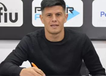 ¿Quién da más? Newell’s y Unión pelean mano a mano por Estigarribia