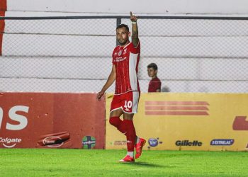 Llega un extranjero para reforzar la ofensiva de Colón