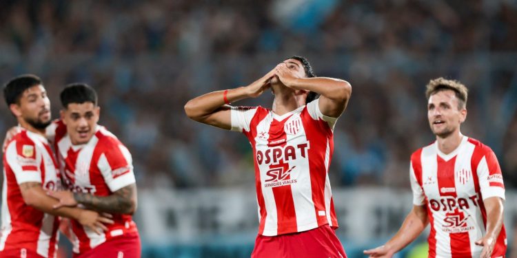 Mosqueira: Unión lo despidió en redes y Talleres ya le dio la bienvenida