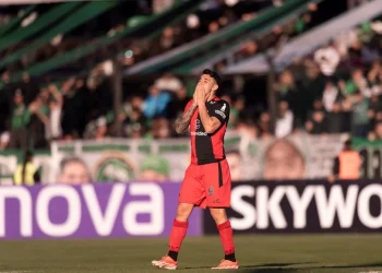 José Neris fue presentado como refuerzo en un equipo de Uruguay
