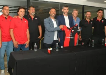 Colón: Un defensor que se acerca y otro que… ¿se aleja?