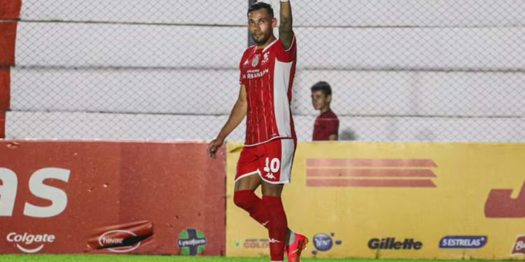 ¿Quién es el delantero paraguayo que suena en Colón?