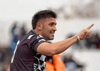 Un delantero que sonó en Colón se va al Sur