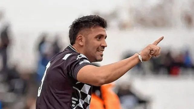 Un delantero que sonó en Colón se va al Sur