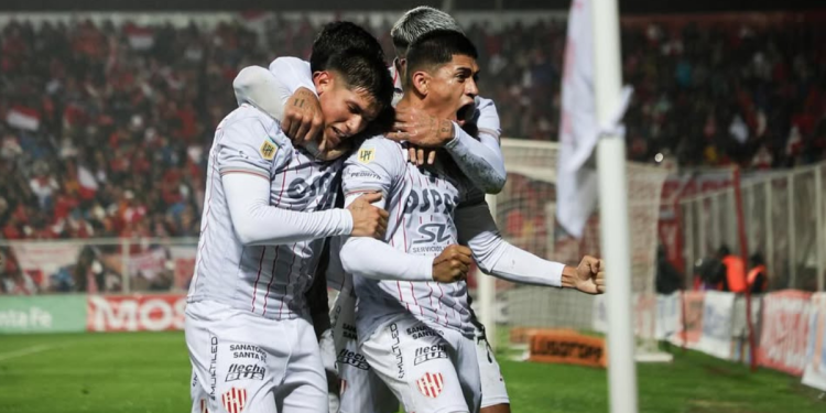 Al igual que a Orsini, a Simón Rivero también lo buscan desde el exterior