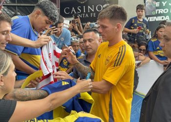Zenón fue el más ovacionado en la llegada de Boca a Santa Fe