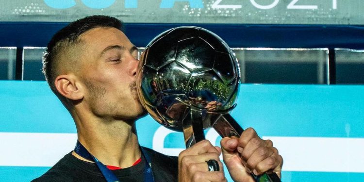 Lértora propuso una iniciativa para celebrar un nuevo aniversario de «Colón campeón»