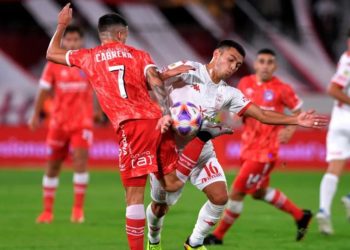 El imbatible Argentinos quiere seguir líder frente a Huracán