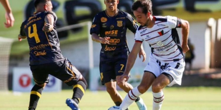 ST: Colón le gana a Mitre en Santiago con gol de Brian Negro