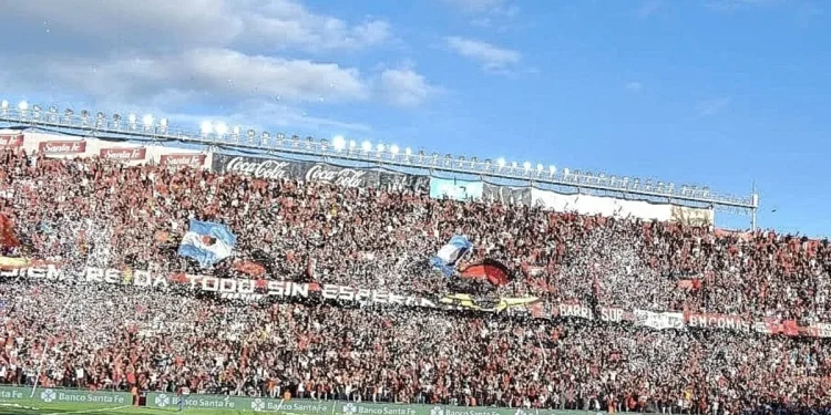«¡Que todo el mundo grite dale negro!»