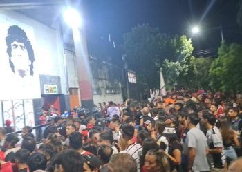 Colón numeró plateas, pero los hinchas se quejaron igual