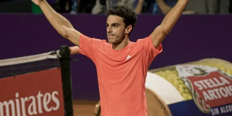 Cerúndolo venció a Zverev y está en semis del Argentina Open