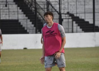 Antes de visitar a Colón, un jugador de For Ever sufrió una grave lesión