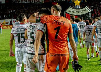 Qué dijo el hincha de Colón en las redes oficiales luego del triunfo