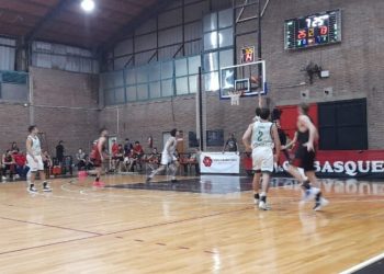 Colón venció a Barrio Parque y se prepara para la final por la permanencia
