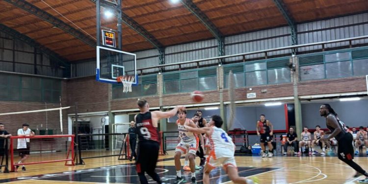 LAB: Colón sumó un nuevo triunfo ante Rivadavia de Mendoza