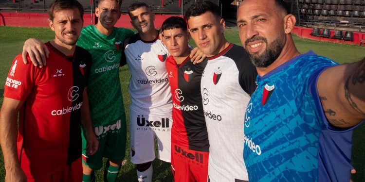Video: Colón presentó su nueva indumentaria