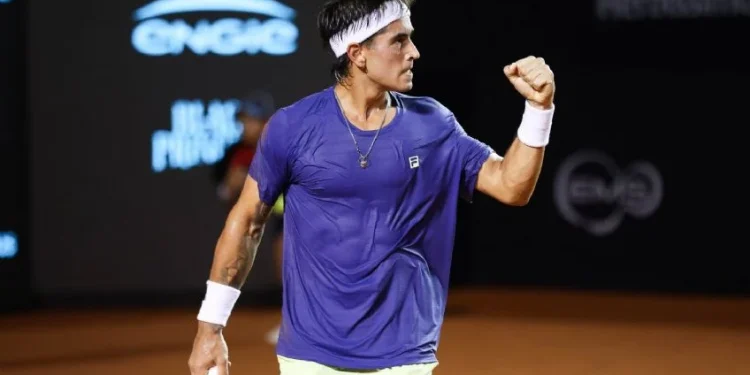 Gran triunfo: El argentino Comesaña eliminó a Zverev en Río
