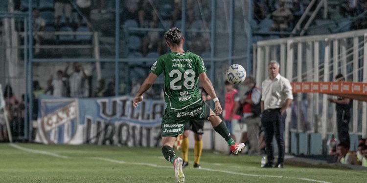 Con la vuelta de Pusineri, Atlético Tucumán vapuleó a Sarmiento