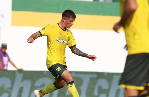 Defensa igualó con Barracas en Varela