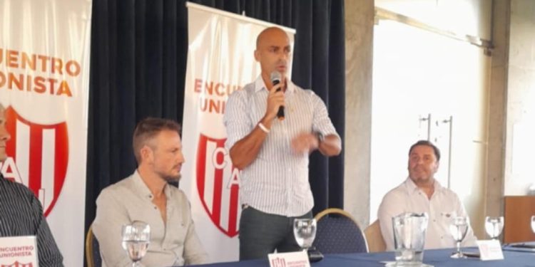 «Unión es el club que menos creció en 15 años, la prioridad es jerarquizar el plantel»
