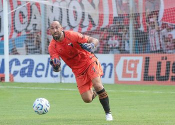 Colón y San Martín empataron 0 a 0 y hay penales