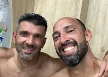 El festejo de los «viejitos piolas» en el vestuario de Colón