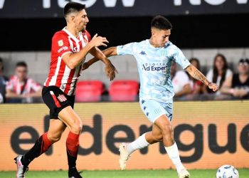 Estudiantes y Racing afrontan un duelo de candidatos en La Plata