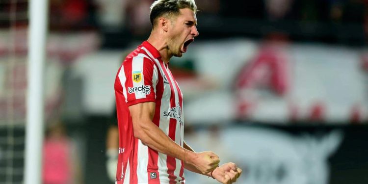 Estudiantes le ganó con lo justo a Banfield y estiró la racha de local