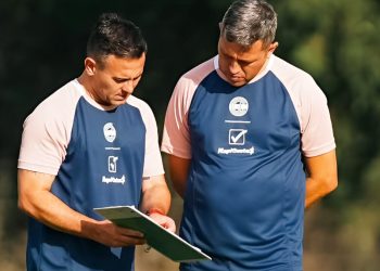 Diego Flores tiene el equipo de Gimnasia que visitará a Unión