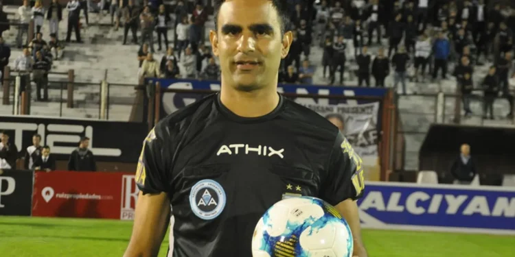 Árbitro confirmado para el duelo entre Colón y Chaco For Ever