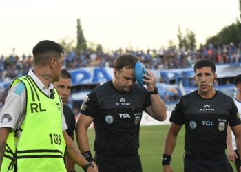 Se suspendió el partido de Godoy Cruz y Talleres por agresión a un juez de línea