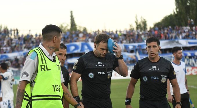 Se suspendió el partido de Godoy Cruz y Talleres por agresión a un juez de línea