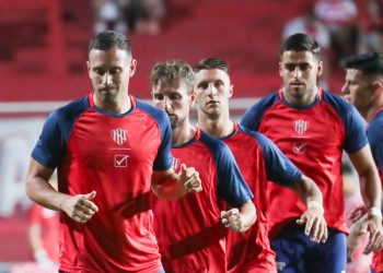 Corvalán y una lesión que compromete su presencia ante Gimnasia