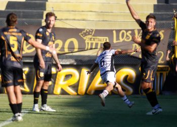 Colón ganó en el «infierno» de Santiago: «Negro el 6» y sigue invicto